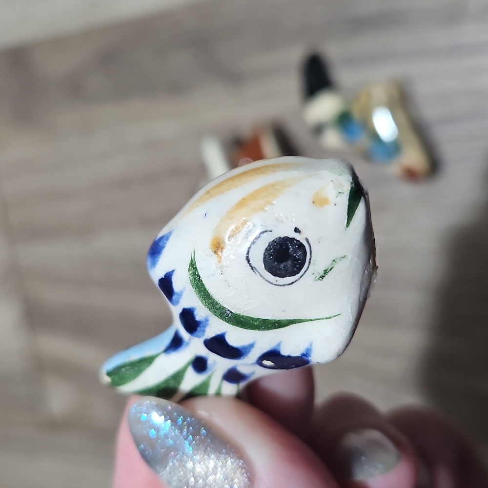 Vintage Mexican Tonala Ceramic Glazed Koi Fish Toucan Frog On Mushroom Figurines - Picture 8 of 16